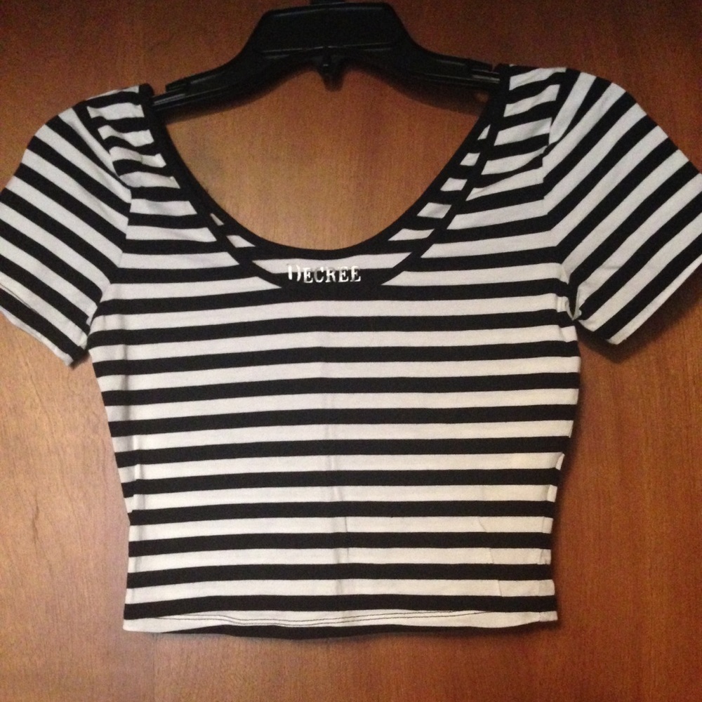 Black and white stripe crop top